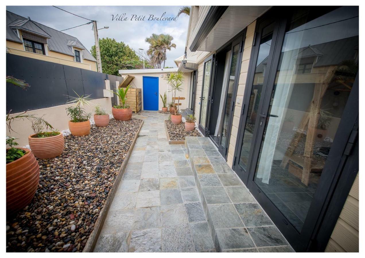Villa petit boulevard de la plage Saint Pierre Extérieur photo